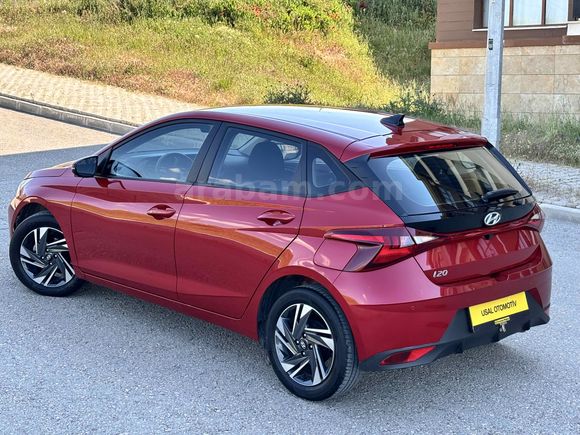 HYUNDAİ İ 20 STYLE PAKET HATASIZ BOYASIZ OTOMOTİK VİTES 