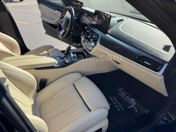 Osman Özbek Otomotiv 2022 Model 520İ 50 Yıl 72.000 Km de Hatasız
