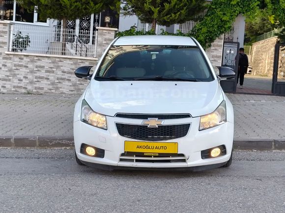 AKOĞLUN'DAN 2011MODELHATASIZ AYARINDA DÜŞÜK KM CHEVROLET CRUZE