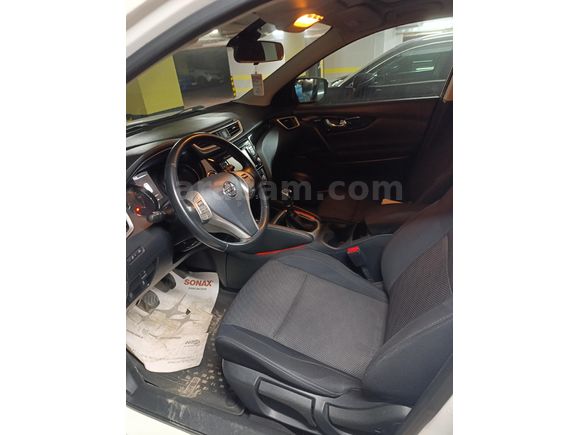 Sahibinden Nissan Qashqai 1.5 dCi Black Edition 2015 Model  63.100 km Beyaz