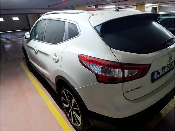 Sahibinden Nissan Qashqai 1.5 dCi Black Edition 2015 Model  63.100 km Beyaz