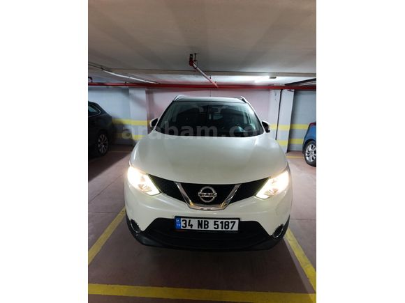 Sahibinden Nissan Qashqai 1.5 dCi Black Edition 2015 Model  63.100 km Beyaz