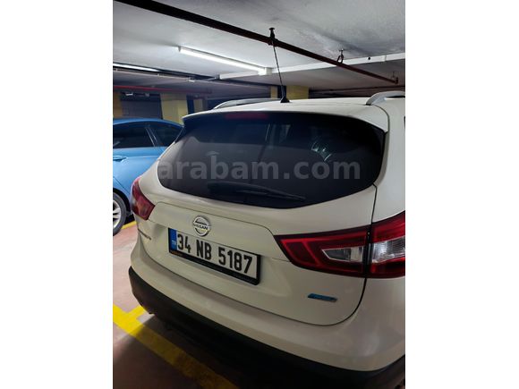 Sahibinden Nissan Qashqai 1.5 dCi Black Edition 2015 Model  63.100 km Beyaz