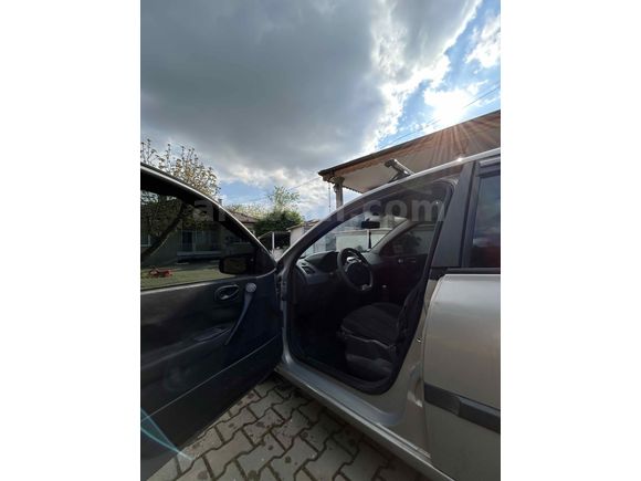 Sahibinden Renault Megane 1.4 Authentique 2006 Model 
