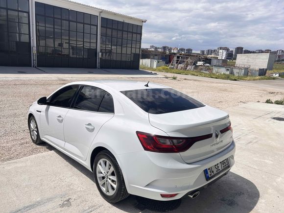 Sahibinden Renault Megane 1.2 TCe Touch 2017 Model  92.000 km Beyaz