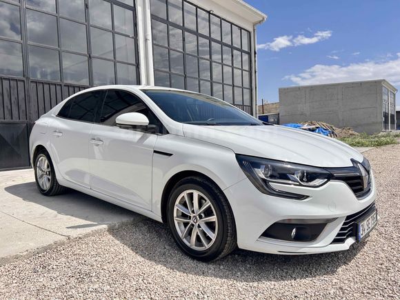 Sahibinden Renault Megane 1.2 TCe Touch 2017 Model  92.000 km Beyaz