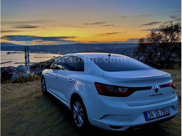 Sahibinden Renault Megane 1.2 TCe Touch 2017 Model  92.000 km Beyaz