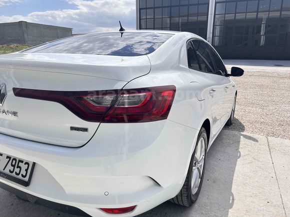 Sahibinden Renault Megane 1.2 TCe Touch 2017 Model  92.000 km Beyaz
