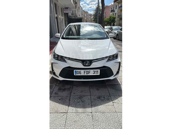 Sahibinden Hatasız boyasız tramer kayıtsız Toyota Corolla 1.8 Hybrid Dream 2022 Model Ankara 56.000 km Beyaz
