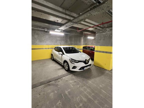 Sahibinden Renault Clio 1.0 TCe Joy 2022 Model İstanbul Tesla ekranlı Beyaz