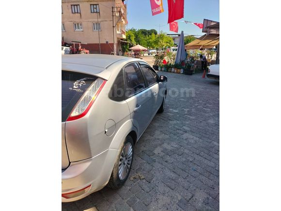 ULUTAŞ OTOMOTİV'DEN 2008 FORD FOCUS 1.6 TITANIUM