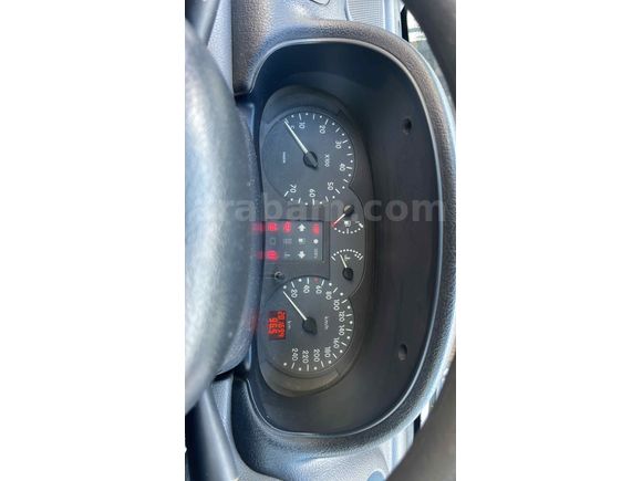 Sahibinden Renault Clio 1.4 RNA 2000 Model 