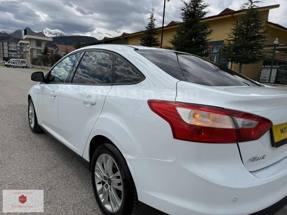 FORD FOKUS 1.6 Tİ-VCT STYLE 125 BG İLK SAHİBİNDEN PROF DAN ALDIM