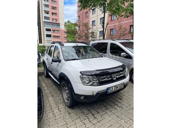 Sahibinden Dacia Duster 1.5 dCi Laureate 2016 Model  300.000 km Beyaz