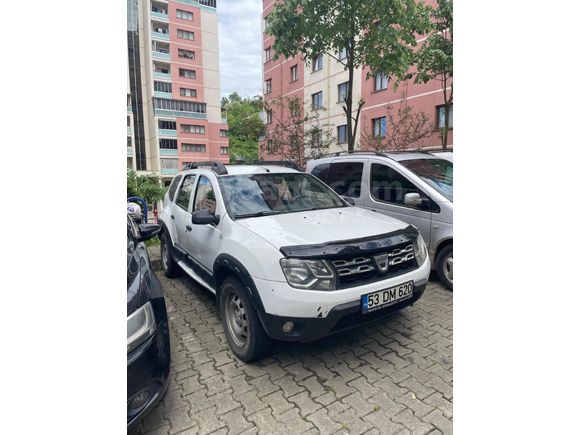 Sahibinden Dacia Duster 1.5 dCi Laureate 2016 Model  300.000 km Beyaz