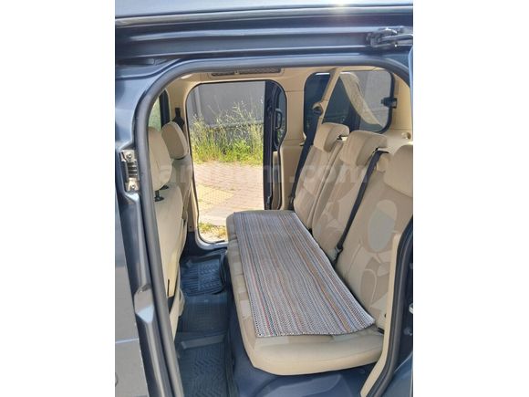 Sahibinden Ford Tourneo Connect 110PS 2011 Model