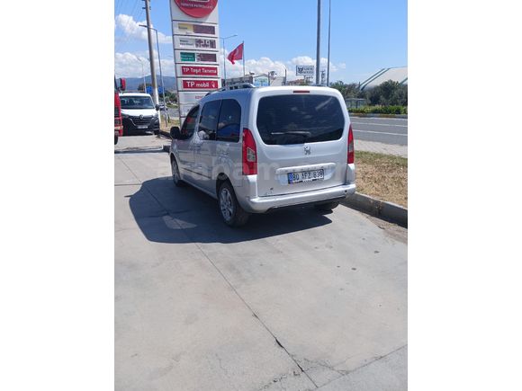 SAHİBİNDEN 2010 MODEL PEUGEOT PARTNER TEPEE PREMİUM