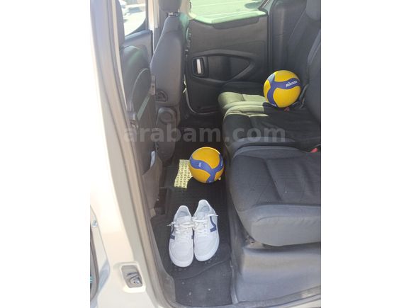 SAHİBİNDEN 2010 MODEL PEUGEOT PARTNER TEPEE PREMİUM
