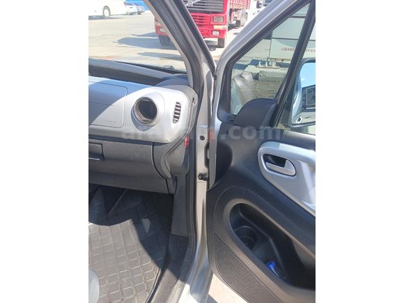 SAHİBİNDEN 2010 MODEL PEUGEOT PARTNER TEPEE PREMİUM