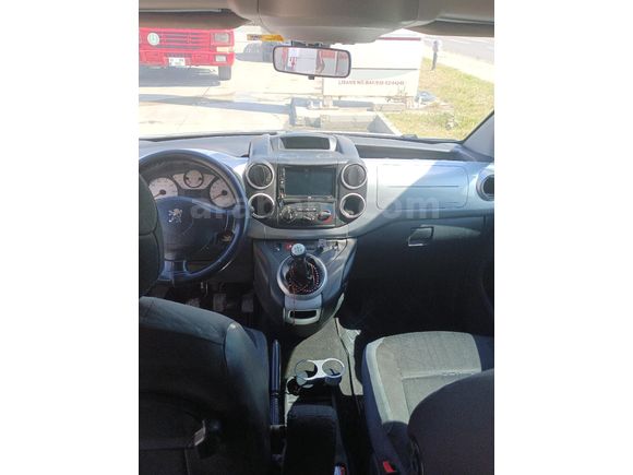 SAHİBİNDEN 2010 MODEL PEUGEOT PARTNER TEPEE PREMİUM