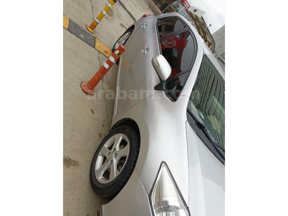 Sahibinden Toyota Auris 1.4 D-4D Comfort Plus 2012 Model  215.000 km Gri (Gümüş)