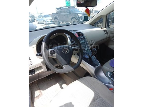 Sahibinden Toyota Auris 1.4 D-4D Comfort Plus 2012 Model  215.000 km Gri (Gümüş)