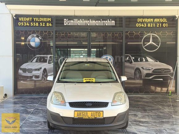 AKGÜL AUTO TEMİZ BAKIMLIDIR 6 YILLIK SAHİBİNDNDİR