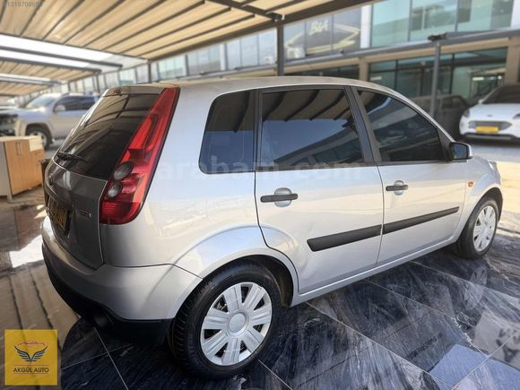 AKGÜL AUTO TEMİZ BAKIMLIDIR 6 YILLIK SAHİBİNDNDİR