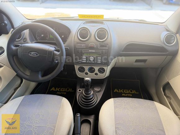 AKGÜL AUTO TEMİZ BAKIMLIDIR 6 YILLIK SAHİBİNDNDİR