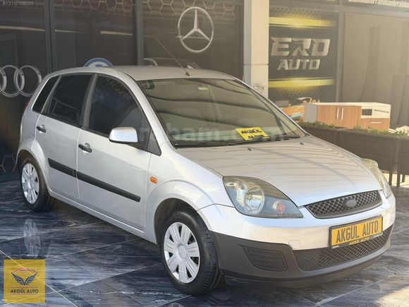 AKGÜL AUTO TEMİZ BAKIMLIDIR 6 YILLIK SAHİBİNDNDİR