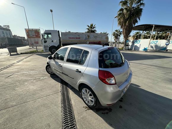 Sahibinden Renault Clio 1.5 dCi Authentique 2011 Model  247.500 km Gri (Gümüş)