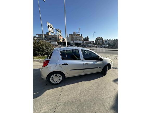 Sahibinden Renault Clio 1.5 dCi Authentique 2011 Model  247.500 km Gri (Gümüş)