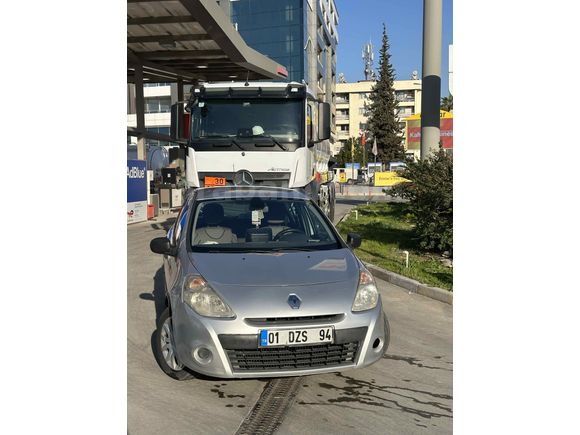 Sahibinden Renault Clio 1.5 dCi Authentique 2011 Model  215.000 km Gri (Gümüş)