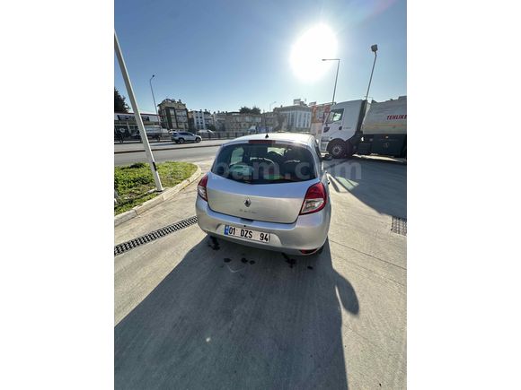 Sahibinden Renault Clio 1.5 dCi Authentique 2011 Model  247.500 km Gri (Gümüş)