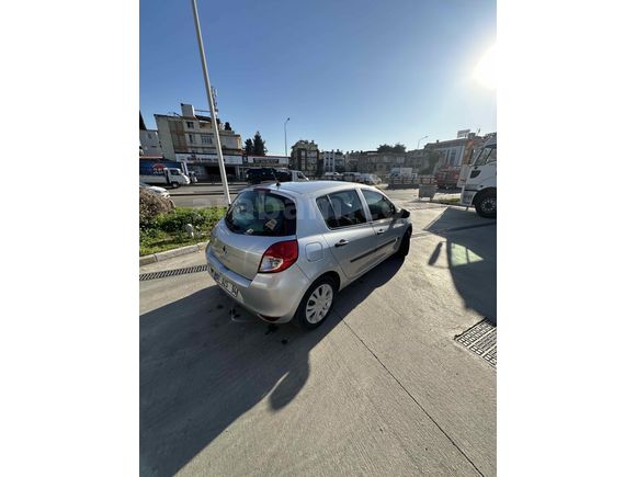 Sahibinden Renault Clio 1.5 dCi Authentique 2011 Model  247.500 km Gri (Gümüş)