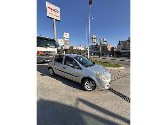 Sahibinden Renault Clio 1.5 dCi Authentique 2011 Model  247.500 km Gri (Gümüş)
