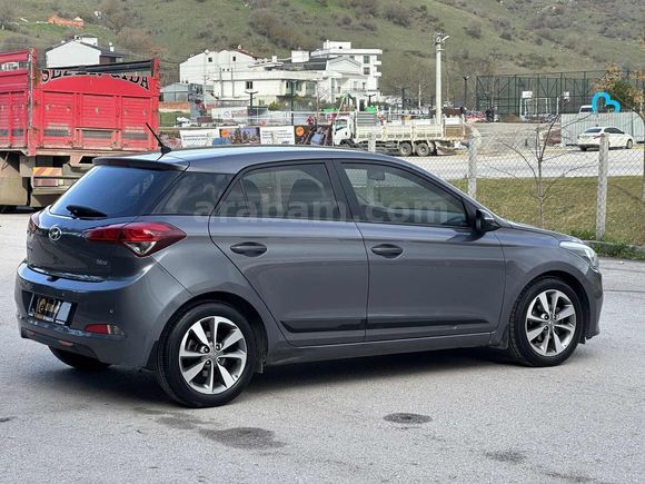 ERBAY DAN HYUNDAİ İ20 ELİTE 87000 KM 2015 MODEL
