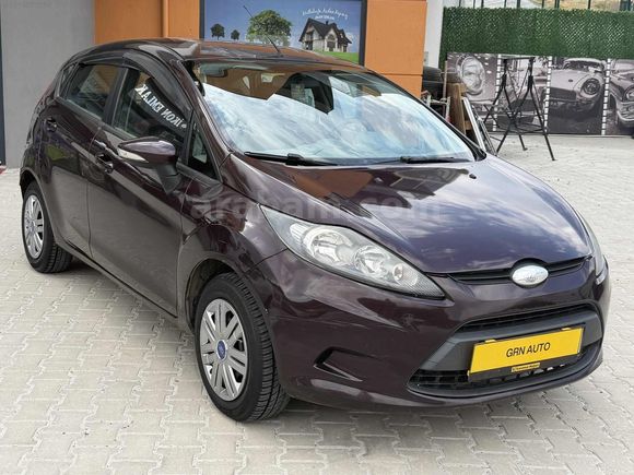 FORD FİESTA DEĞİŞENSİZ HASAR KAYITSIZ