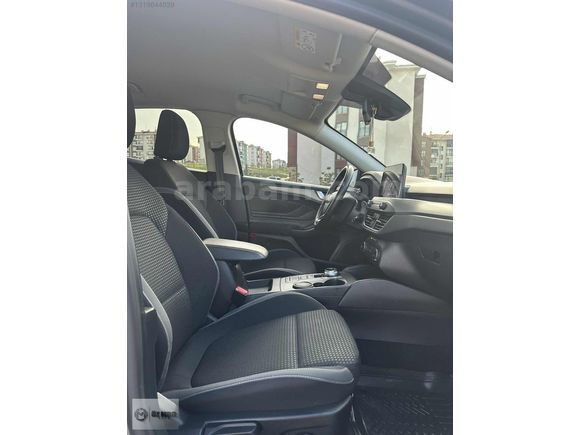 ÖZ MRC AUTO 'DAN2023 OTOMATİK+CARPLAY FORD FOCUS