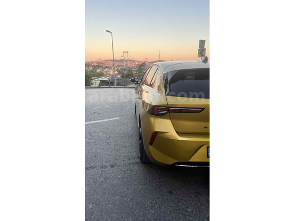 İlk Sahibinden Opel Astra 1.2 T   Elegance. Sarı 