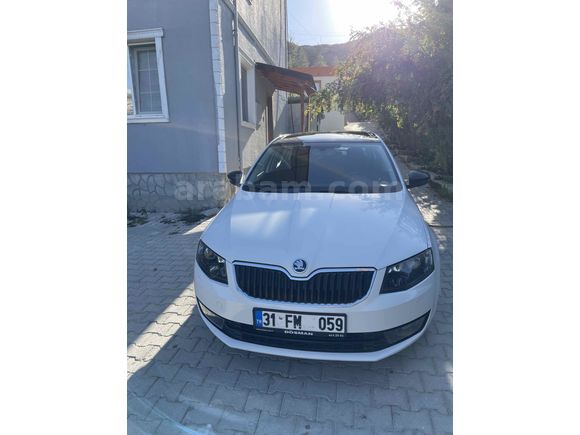 Sahibinden Skoda Octavia 1.6 TDI Style 2015 Model  160.000 km Beyaz
