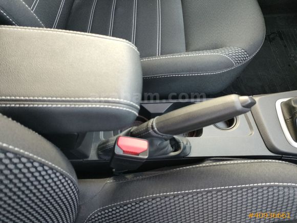 CarMall Otomotiv'den masrafsız hatasız boyasız servis bkm Duster