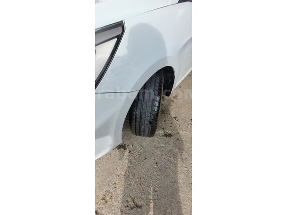 Sahibinden Hyundai Accent Blue 1.6 CRDI Mode Plus 2018 Model  199.000 km Beyaz