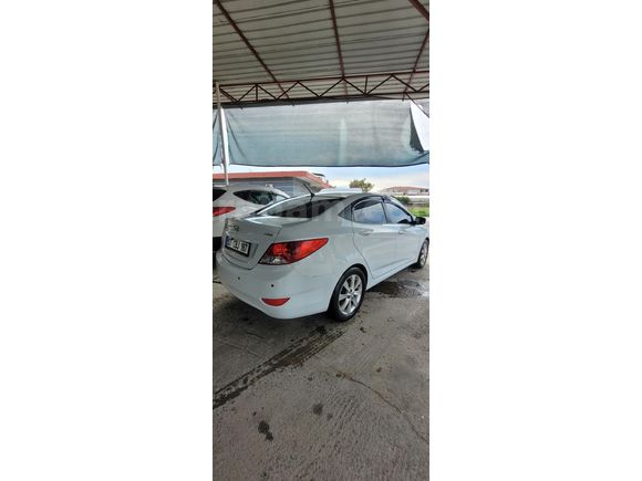Sahibinden Hyundai Accent Blue 1.6 CRDI Mode Plus 2018 Model  199.000 km Beyaz