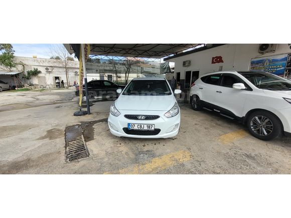 Sahibinden Hyundai Accent Blue 1.6 CRDI Mode Plus 2018 Model  199.000 km Beyaz