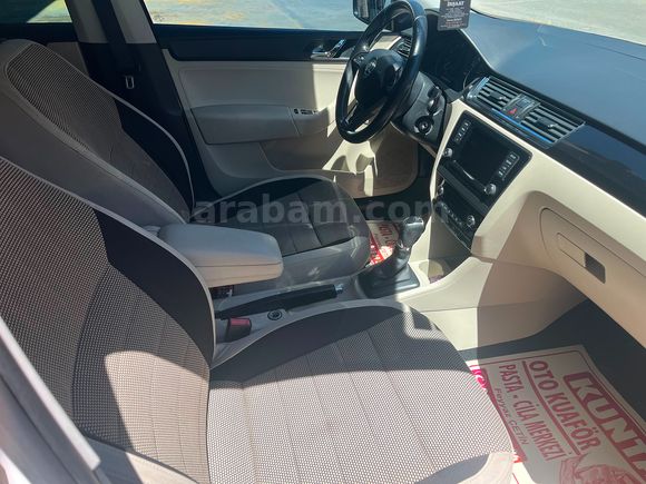 SKODA RAPİD SPACEBACK 1,2 TSI GREENTEC STYLE (OTOMATİK)