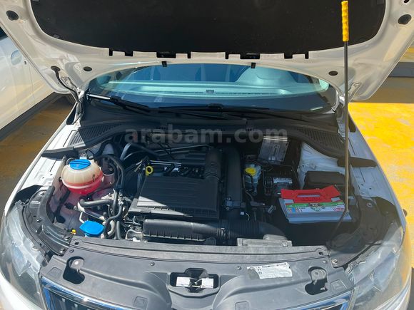 SKODA RAPİD SPACEBACK 1,2 TSI GREENTEC STYLE (OTOMATİK)