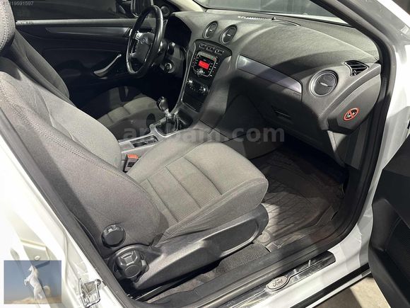 225 BİN KM DE FORD MONDEO TİTANİUM 6 İLERİ EMSALSİZ TEMİZLİKTE