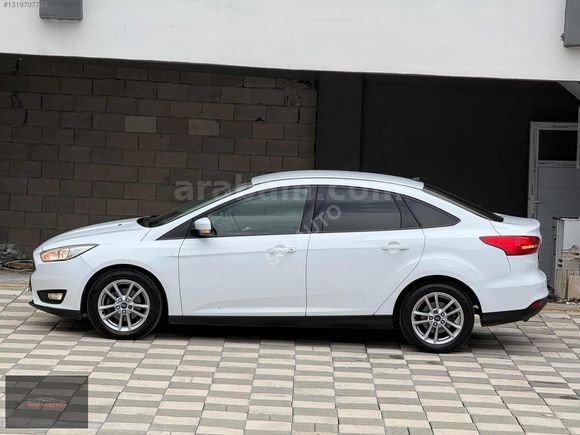 2016 HATASIZ FORD FOCUS