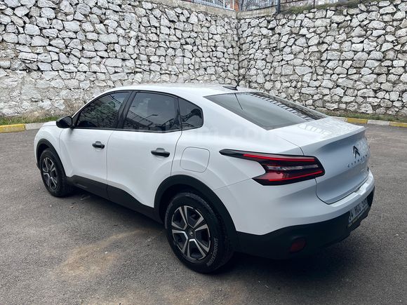 (26.800 km )CİTROEN C4 X 1.2 Puretech Feel( HATASIZ-BOYASIZ)